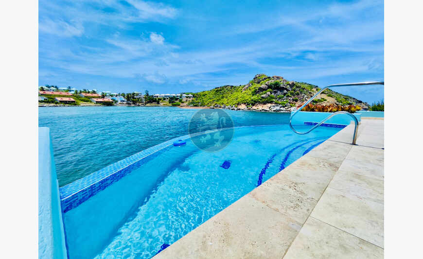 Elegant & Classy 3Br/3.5Ba with Private Pool
