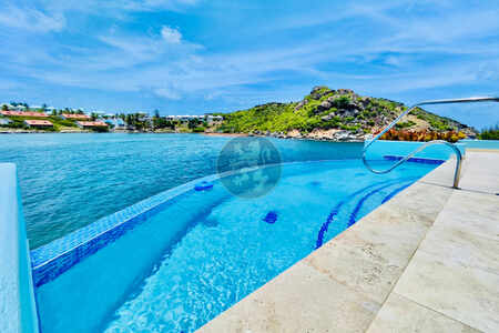 Elegant & Classy 3Br/3.5Ba with Private Pool