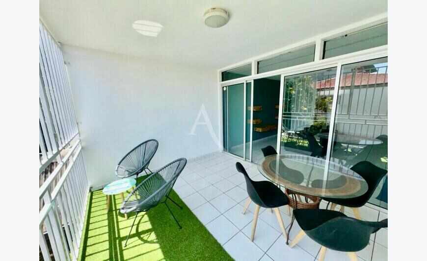 Meublé : T2 Avec Terrasse , Centre De Cayenne , Residence
