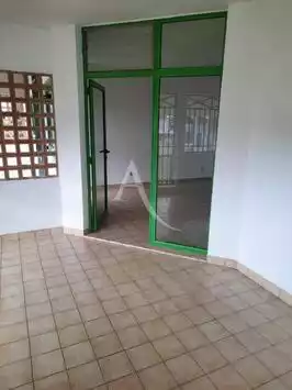 Appartement T4 Spacieux Non Loin De La Poste De Baduel