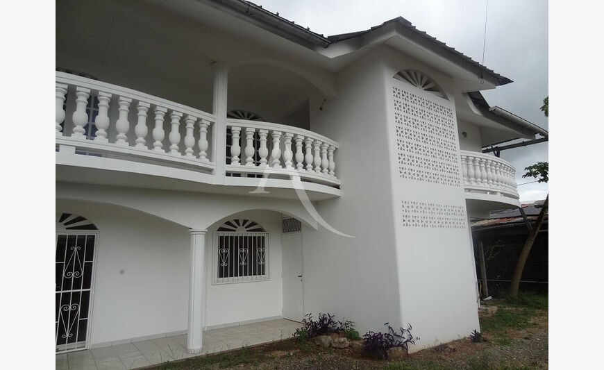 Appartement T5 avec double terrasse - proche de l'hôpital de