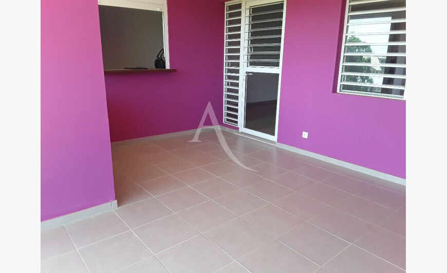 Proche plage de Remire - Appartement T2 Avec Terrasse Et