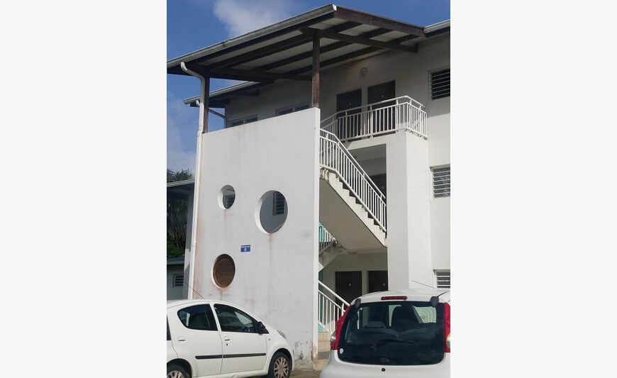 Grand appartement neuf dernier étage à louer à Cayenne