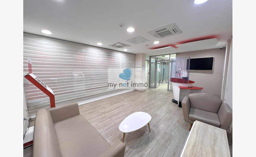 Tres Beau Local A Louer De 224M2 Idealement Situe