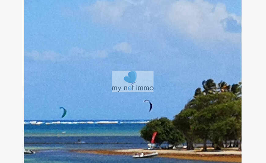 Sur la plage...parcelle de 468 m² à la Pointe Faula