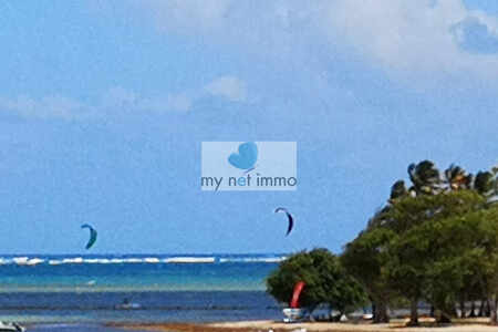 Sur la plage...parcelle de 468 m² à la Pointe Faula