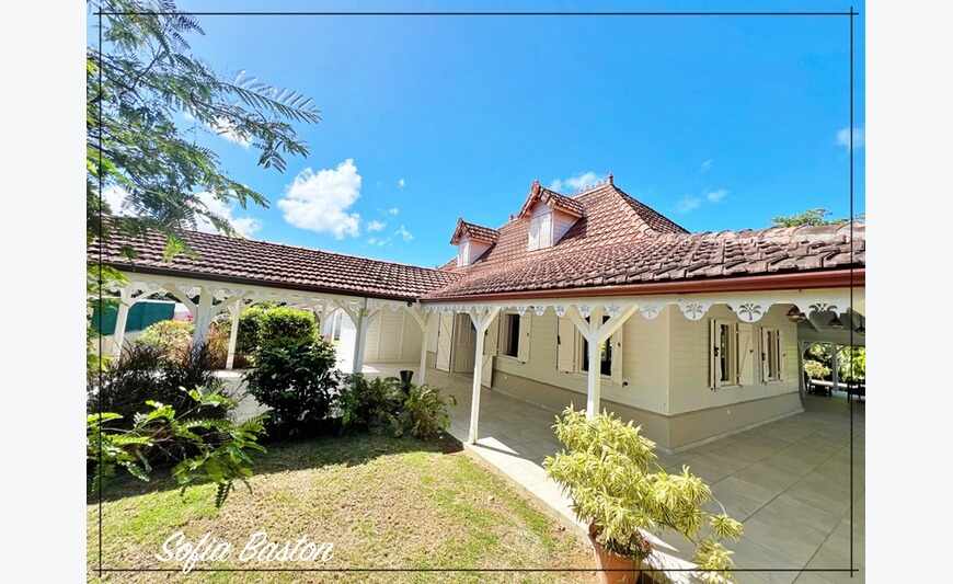 Sainte Anne Maison de standing P7 (Habitation +Bungalows et