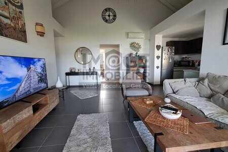 Spacious 3-room apartment with sea view