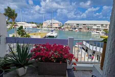 Duplex vue magnifique sur la Marina