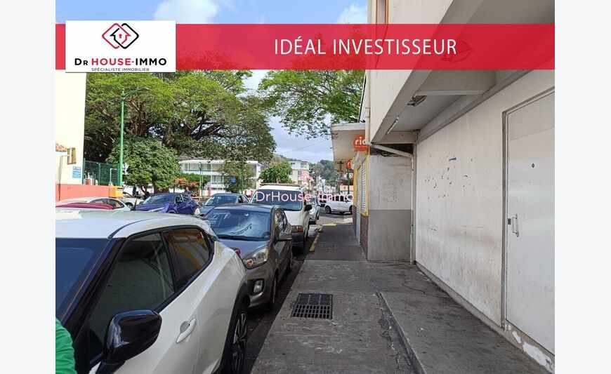 Local professionnel de 4 pièces