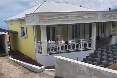 trés belle maison situé à pont d'Yves tampon 118M²