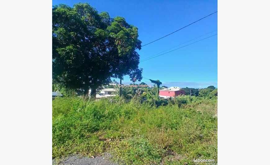 Parcelle exceptionnelle de 327m² borné et 288m² utile à
