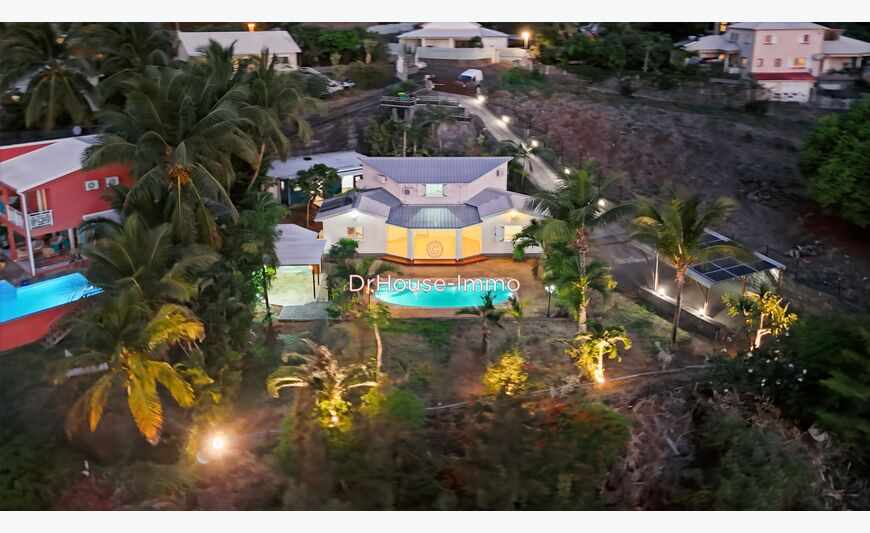 Magnifique Propriété avec Vue Mer, Piscine et Dépendance à