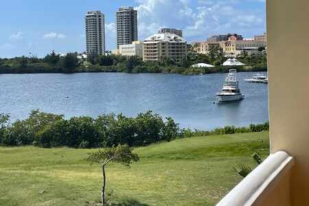 Spacious 1-Bedroom Condo with Breathtaking Views – Prime