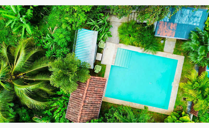 Ensemble immobilier avec piscine - 6 appartements - Fort