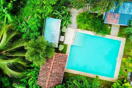 Ensemble immobilier avec piscine - 6 appartements - Fort