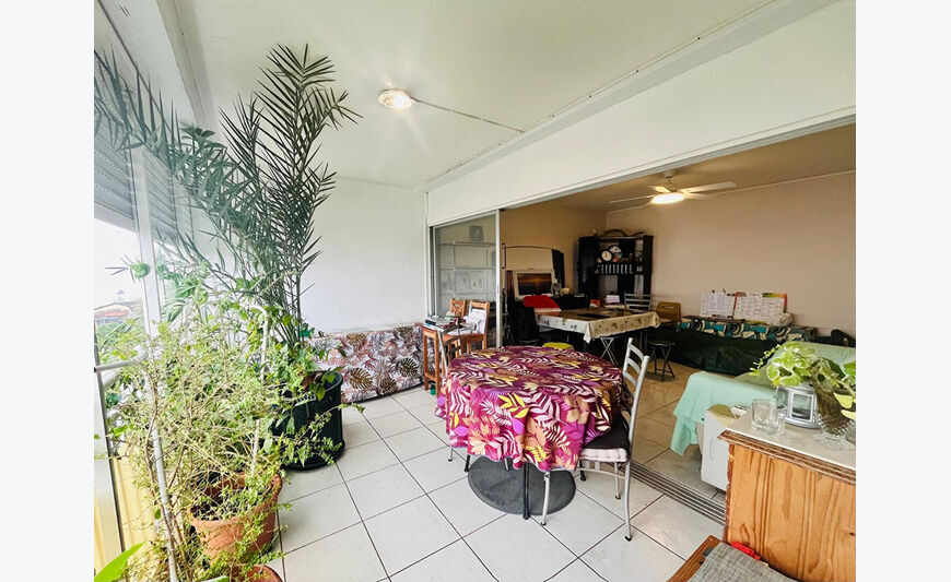 T4 lumineux avec vue mer, loggia et cave - Fort-de-France