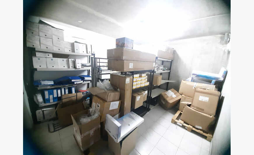 À Louer ? Entrepôt 40 m² ? Fort-De-France (Dillon 3000 ?