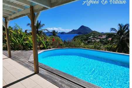 Maison avec Piscine vue sur la Baie des Saintes