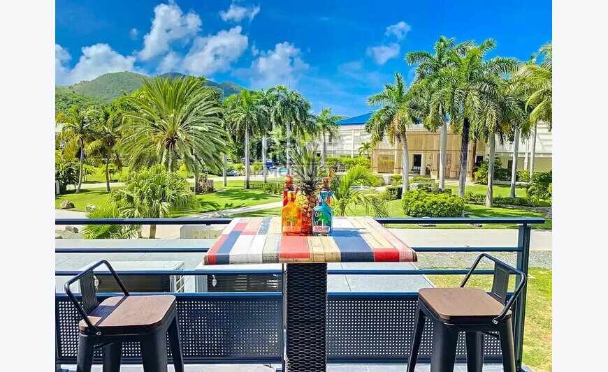 Spacieux Deux Pieces Sur La Marina