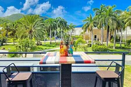 Spacieux Deux Pieces Sur La Marina