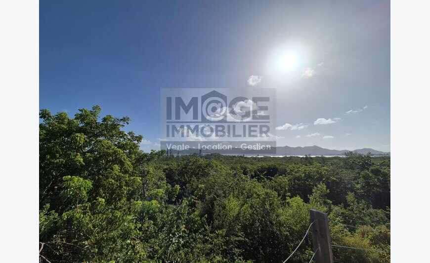 Terrain de 7060 m² à Saint-Martin