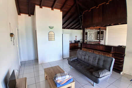 Maison sur deux niveaux et sa vue mer dégagée