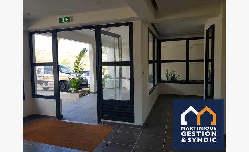 Fort De France : Etang Z'Abricot -Appartement Vue Mer