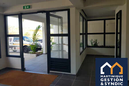 Fort De France : Etang Z'Abricot -Appartement Vue Mer