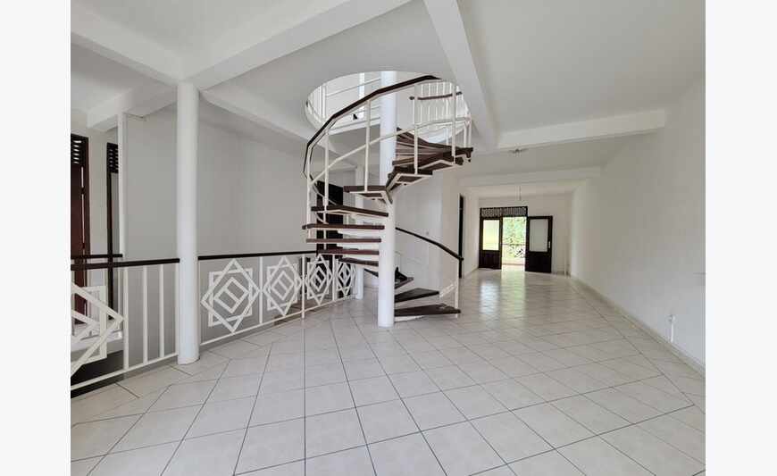 Cayenne - Immeuble Mixte - 380 000 euros