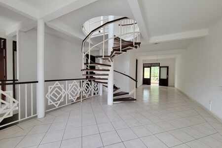 Cayenne - Immeuble Mixte - 380 000 euros