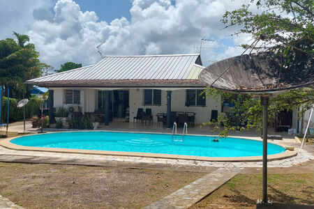 Superbe Villa T5 De 150 m2 Avec Piscine Et Jardin +