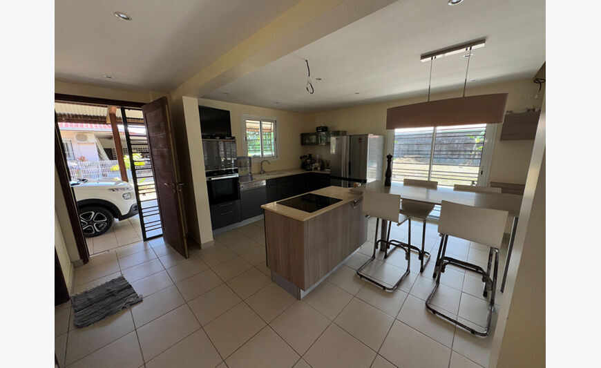 Une villa T7 de 280m² sur Matoury