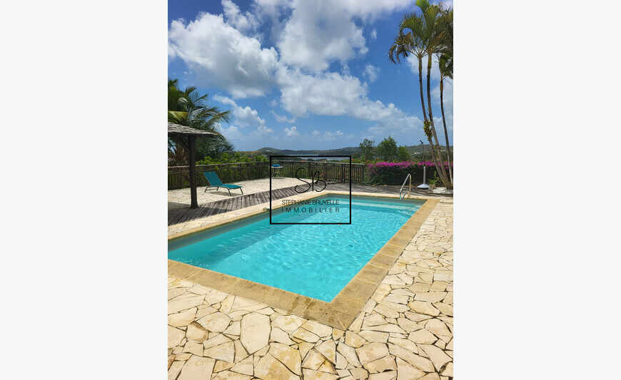 Le Francois : Villa F5 de plain-pied, piscine et Carbet -