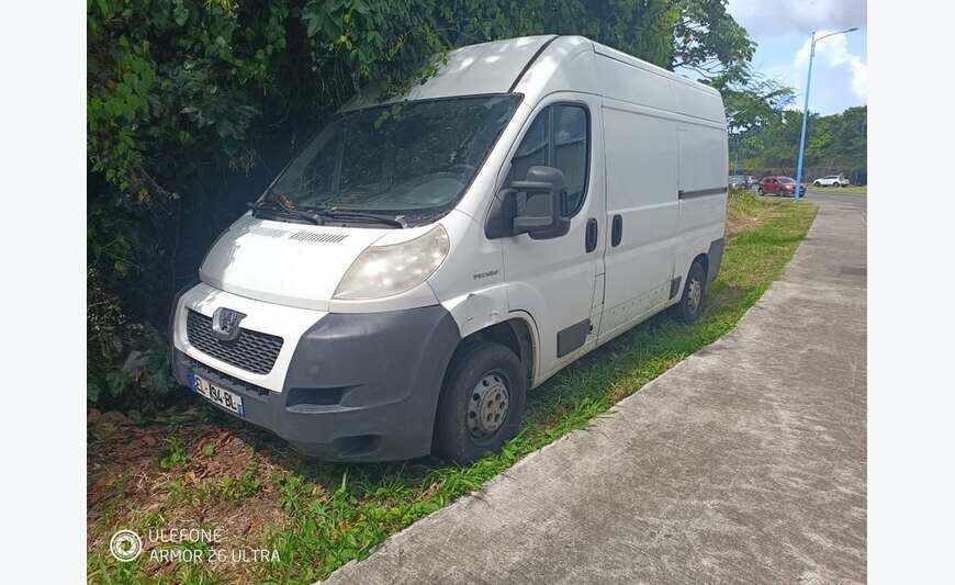 Peugeot boxer a 3900 ferme tel 0696861220