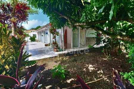 Maison de plain pied 5 pièces avec garage et dépendances Le