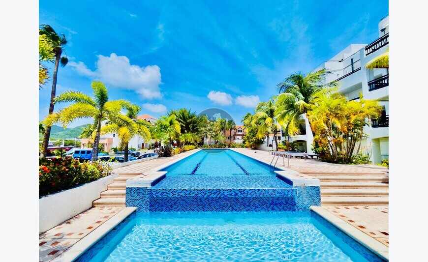 Luxurious 3-Bedroom Duplex with Private Boat Slip and