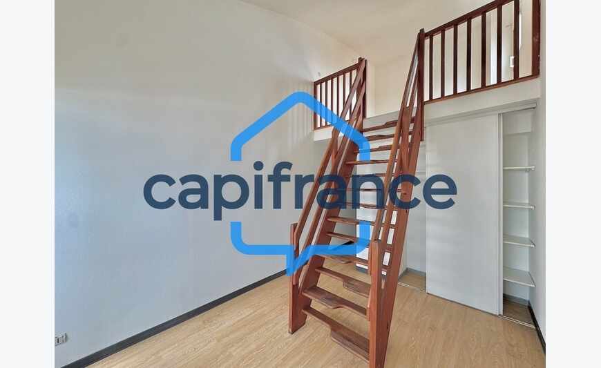 - T1 Duplex avec balcon et parking - Résidence Central Fac 3