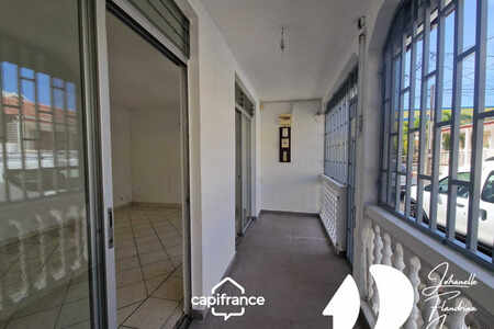 Maison F3 avec cour et terrasse, centre-ville de