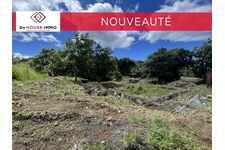 Terrain plat 800 m2 avec debut de construction.