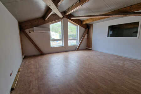 À louer Local commercial au deuxième étage - Hope Estate