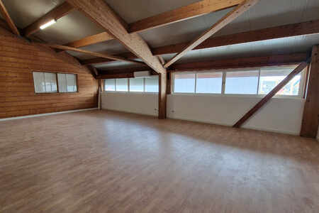 À louer Local commercial de 105 m2 divisible en fonction d