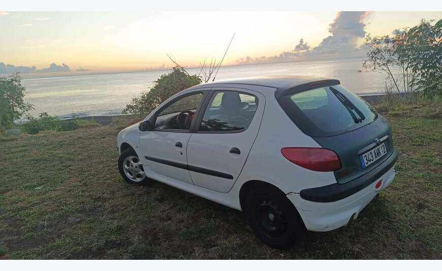 PEUGEOT 206 ESSENCE 16V/16S AUTOMATIQUE