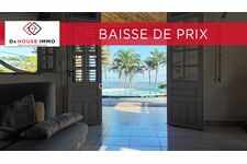 Villa d'exception avec vue mer et piscine située sur un