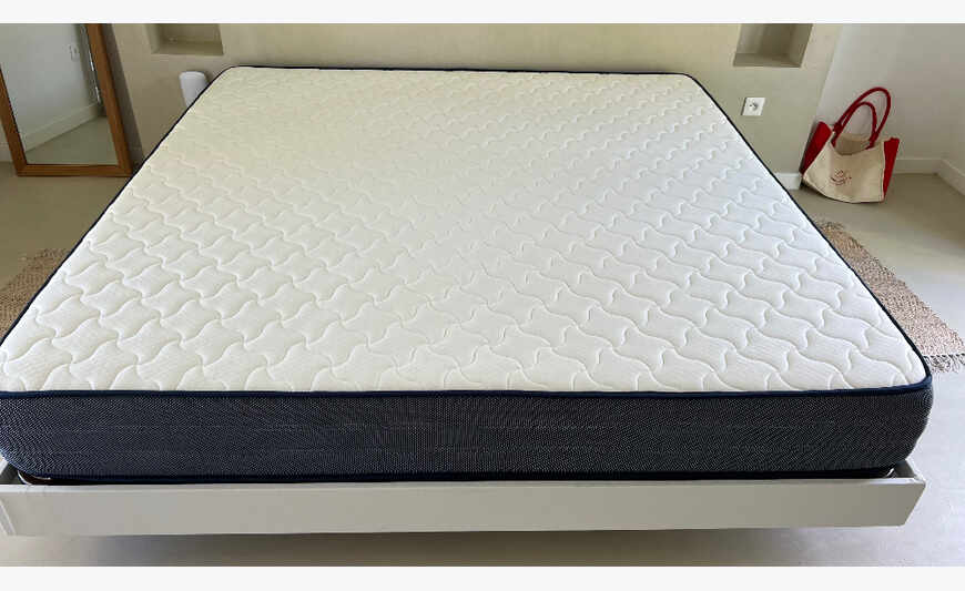 Matelas NEUF emballé 200x200