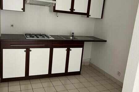 Un appartement Type 2 à louer 640 Eur par mois à Kourou A5