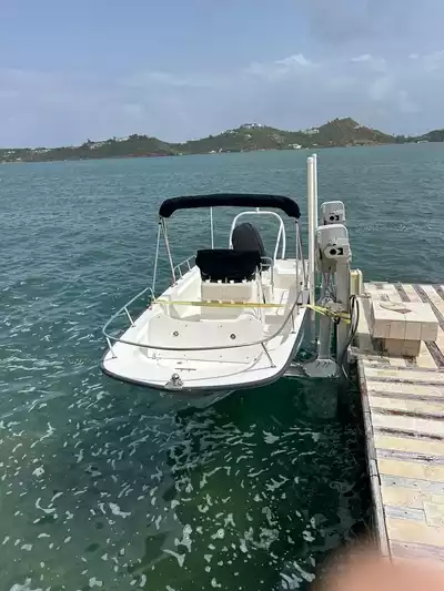 BOSTON WHALER 17 MONTAUK 2021 + 100HP MERCURY
