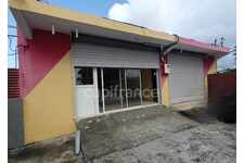 A Louer-Local Commercial 200 m² Fort De France (972)