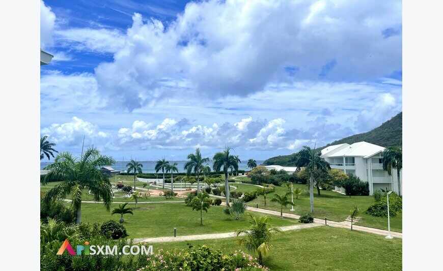 Beautiful Renovated Studio with Sea View