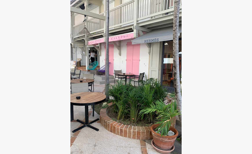VENDEUSES boutique Gustavia Carré d or